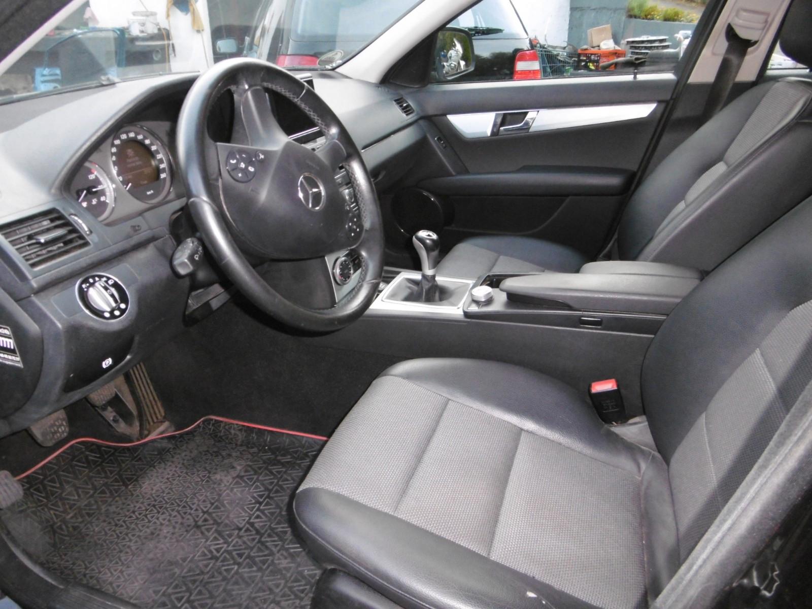 Mercedes-Benz C200 2008 — photo 15