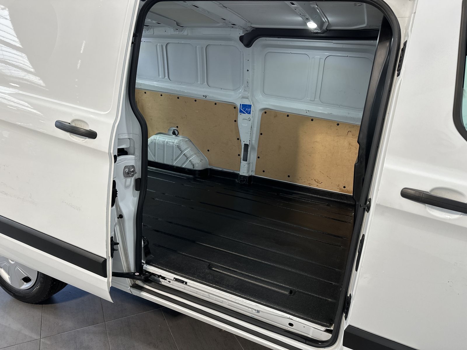 Fahrzeugabbildung Ford Transit Custom 340 L2H1 PP+BLUETOOTH+TEMPOMAT
