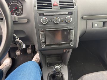 Volkswagen Touran - 12