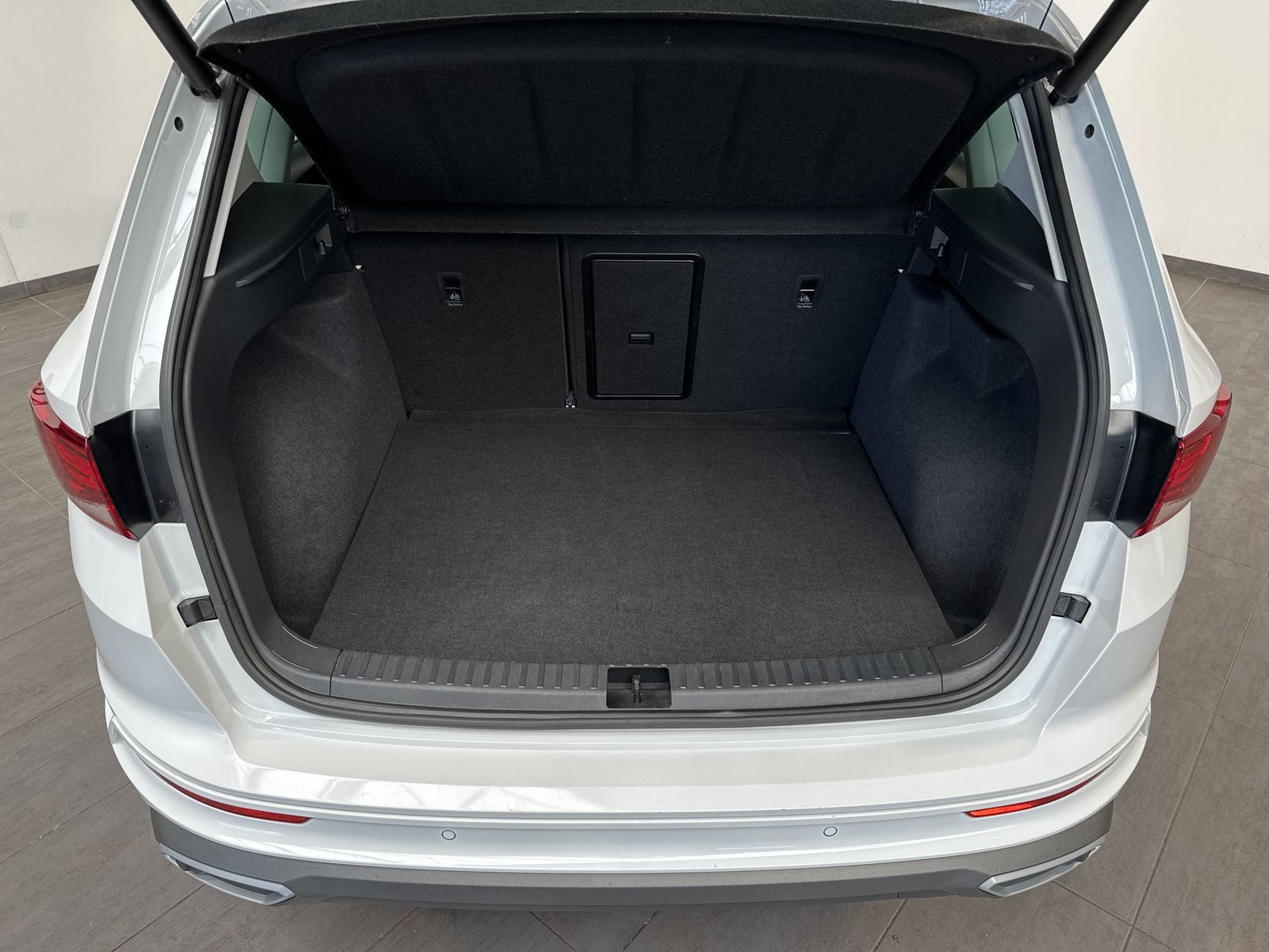 Fahrzeugabbildung SEAT Ateca 2.0 TDI 4Drive DSG FR NAV+LED+AHK+ACC+360°