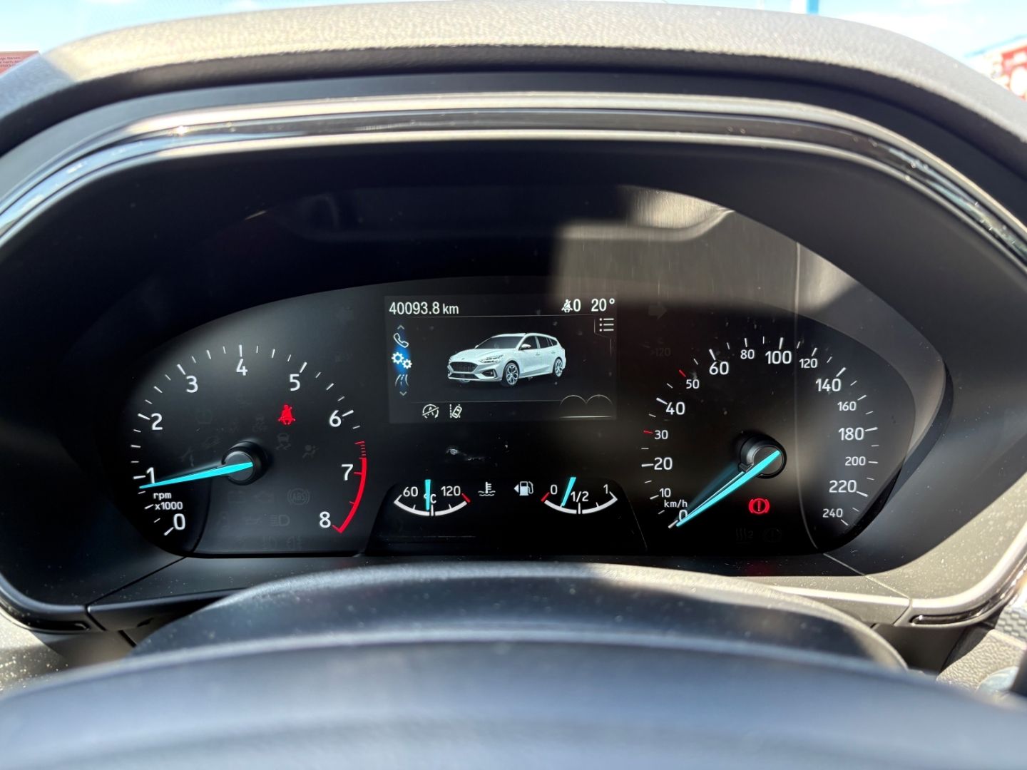 Fahrzeugabbildung Ford Focus Turnier ST-Line LED Kamera HeadUpDisplay