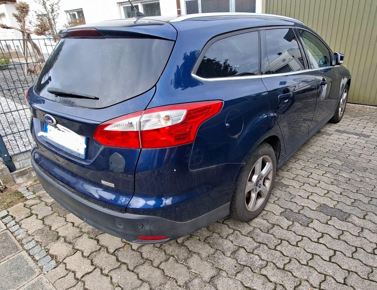 Ford Focus 2013 — interior