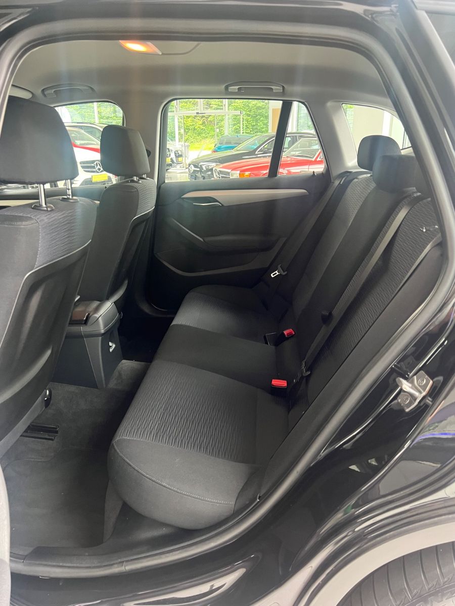 Fahrzeugabbildung BMW X1 18 d xDrive * AUTOMATIK *