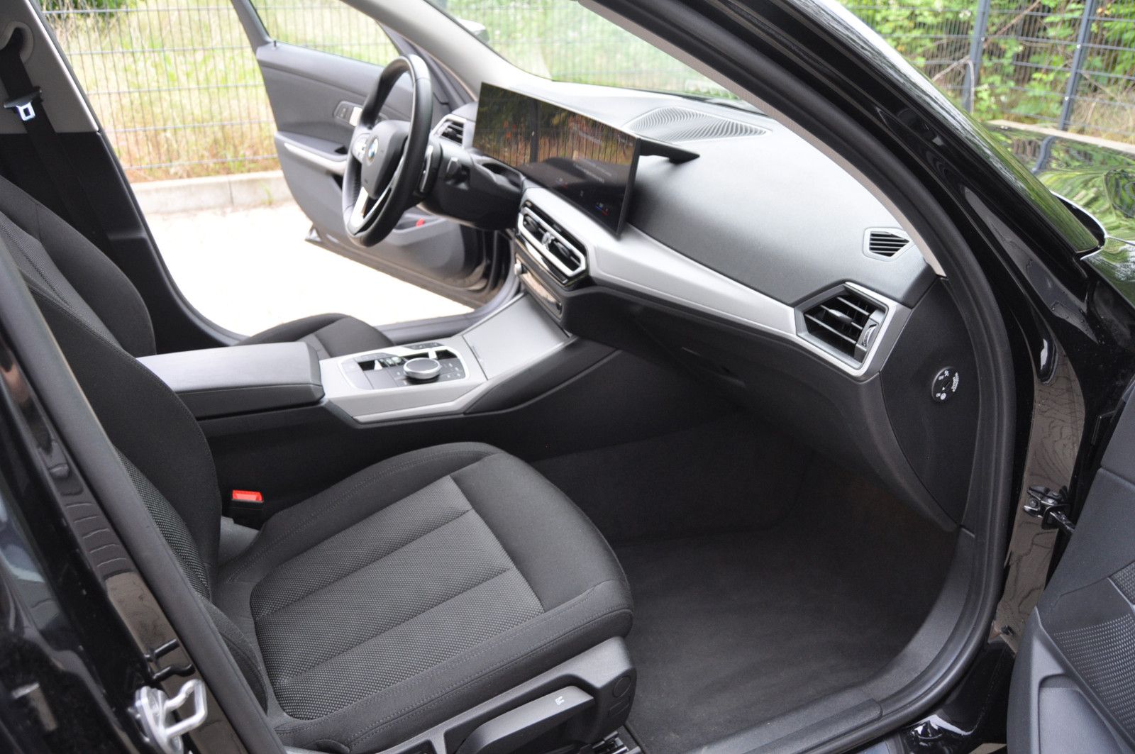 BMW 318i Touring Aut. LED Widescreen DAB Tempomat foto 12