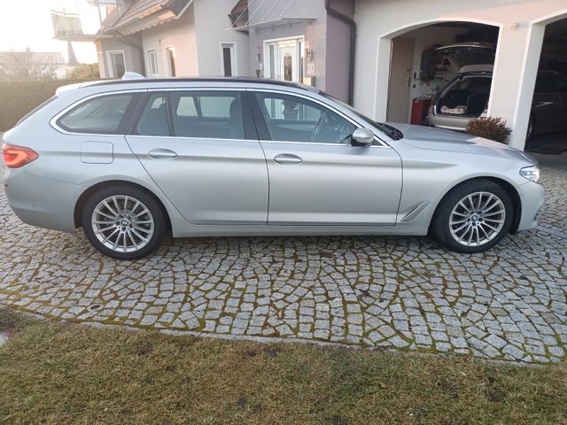 BMW 520d Touring AHK Panorama RFK Acc