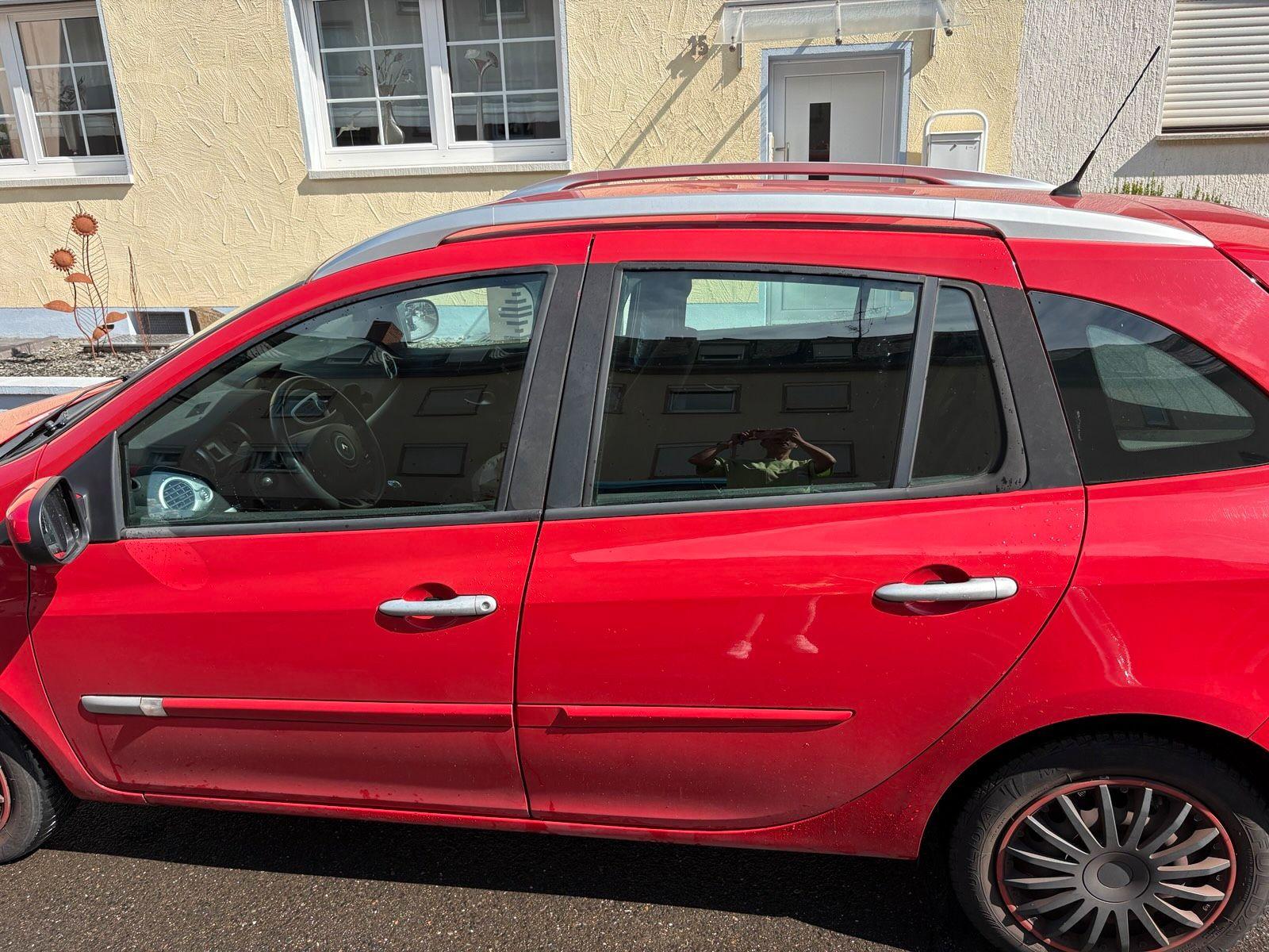 Renault Clio 2011 — engine 101 HP (74kW)