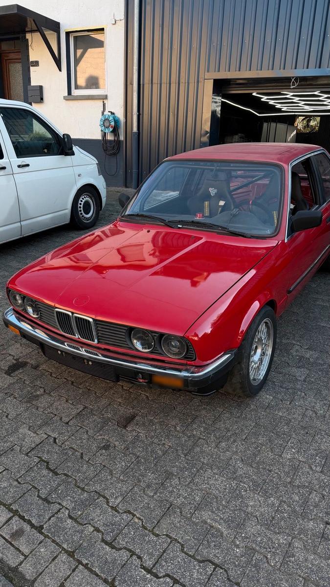 BMW 325