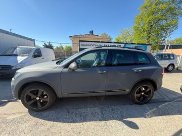 Volkswagen Touareg - 2