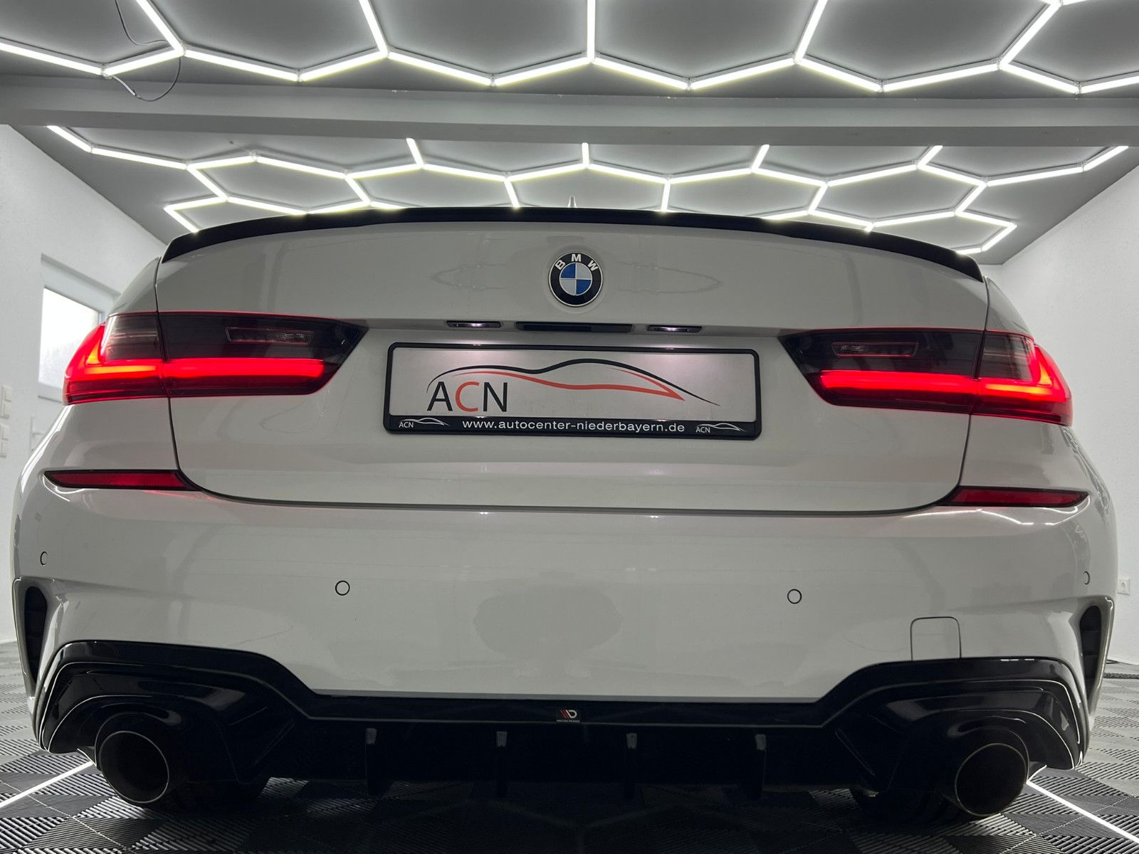 Fahrzeugabbildung BMW 330 i Lim M SPORT/LED/VRTL COCKPIT/19ZOLL/DE FZG