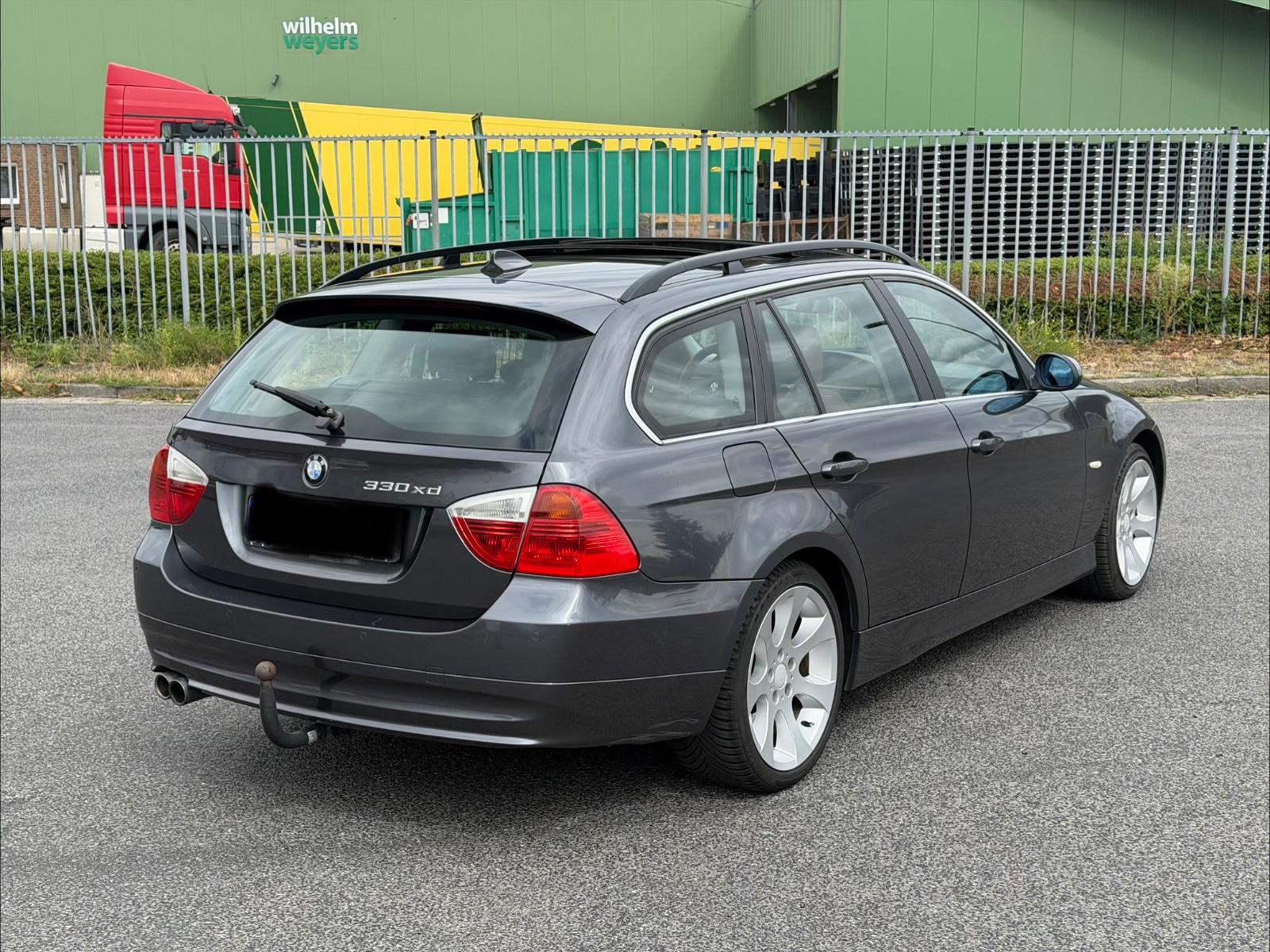 BMW 330 2006 — engine 2.993 cm³, 231 HP (170kW)