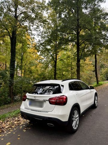 MERCEDES-BENZ Mercedes Benz GLA 180