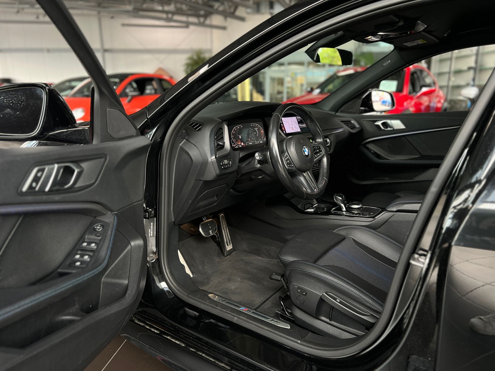Fahrzeugabbildung BMW 120 i M Sport PDC KLIMA LED NAVI SHZ