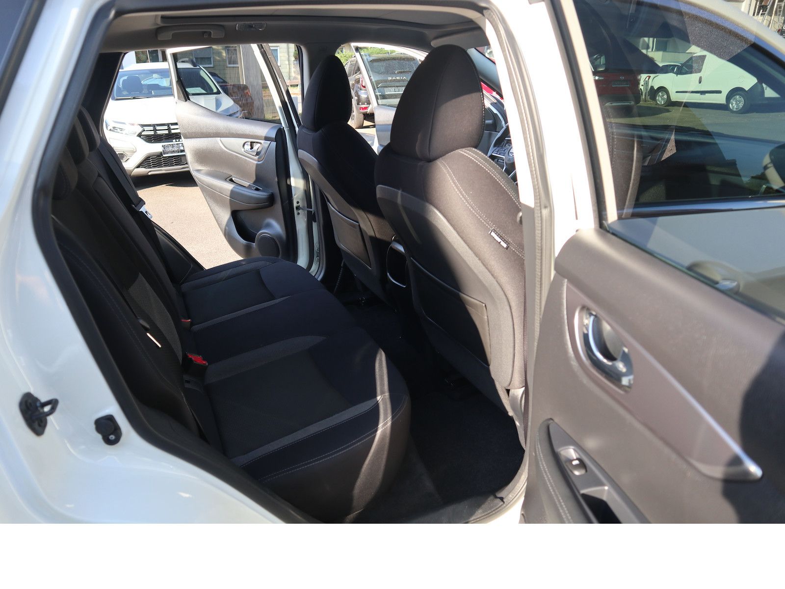 Fahrzeugabbildung Nissan Qashqai N-Connecta Navi Tempo Scheckheftgepflegt