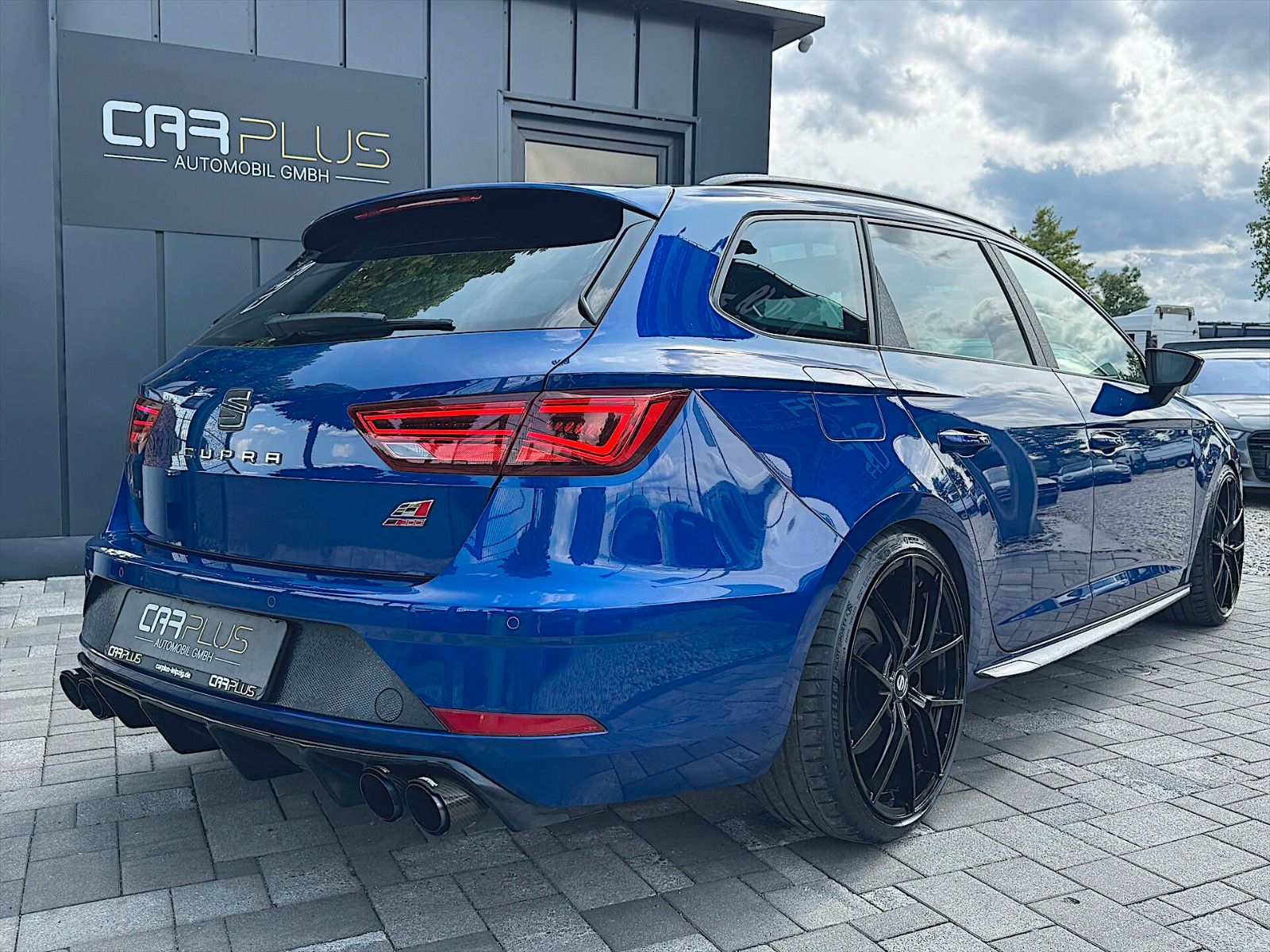 Fahrzeugabbildung SEAT Leon ST Cupra 300 4Drive Performance *LED*Pano*