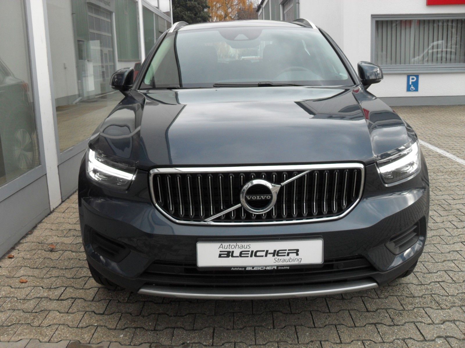 Fahrzeugabbildung Volvo XC40 T4 Inscription Expression 2WD