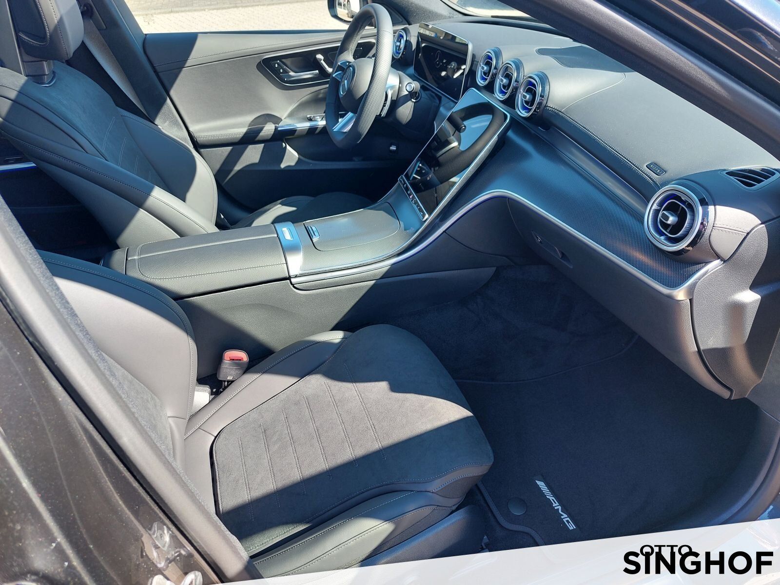 Fahrzeugabbildung Mercedes-Benz C 220 d AMG Pano+AHK+Night+Digital+360°+Distron+