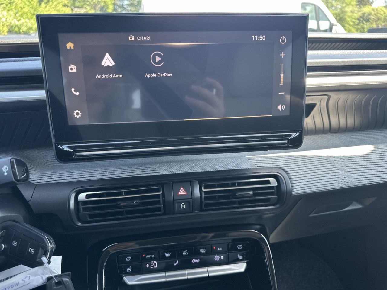 Fahrzeugabbildung Citroën C3 Aircross Turbo 100 PLUS - mit KI generiert/bearbeitet