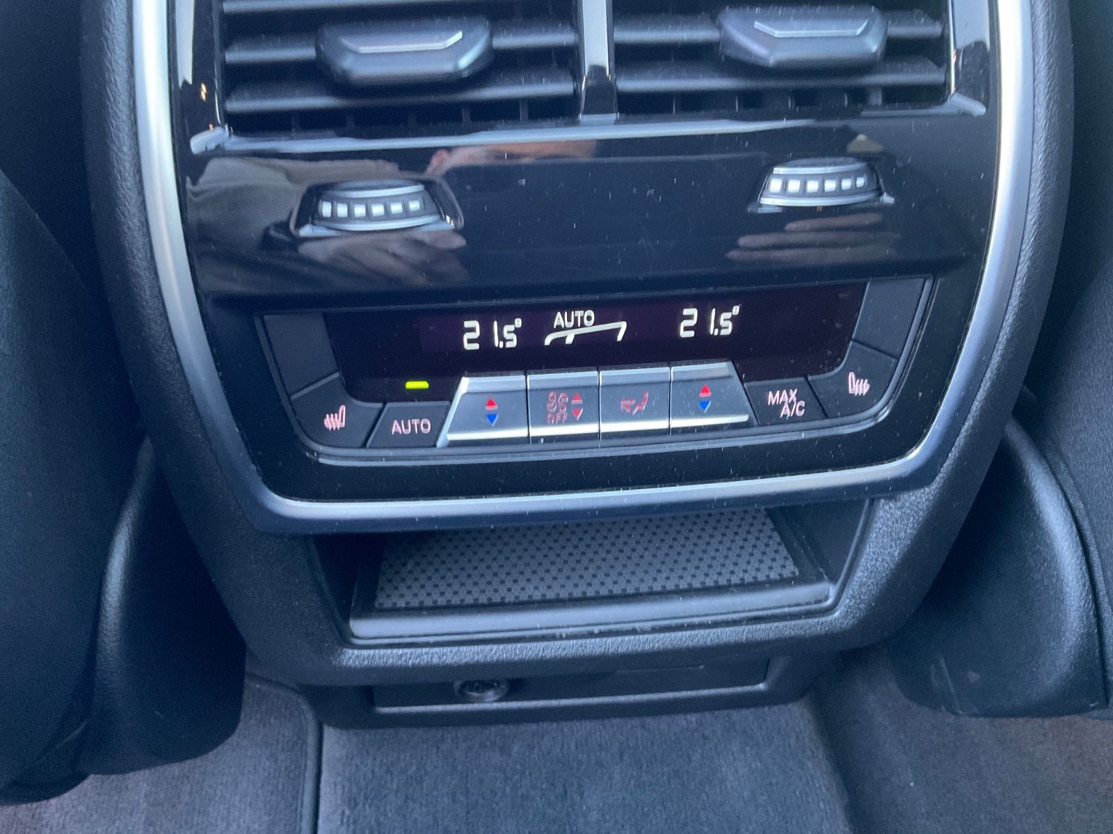 Fahrzeugabbildung BMW X5 xDrive40d,MPaket,AHK,Sitzlüftung,Panorama,Car