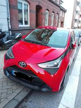 Toyota Aygo X    TÜV&AU neu   top Zustand  - Toyota Aygo (X) in Kiel