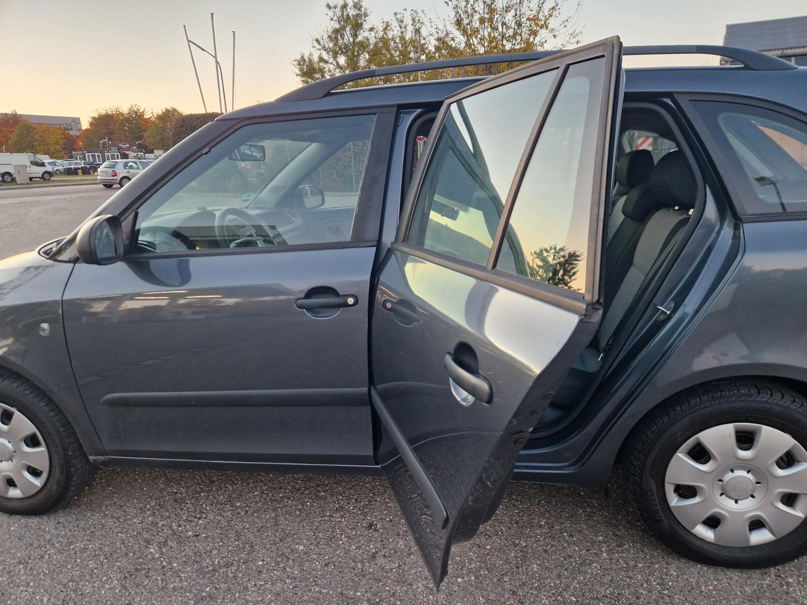 Skoda Fabia 2010 — photo 9
