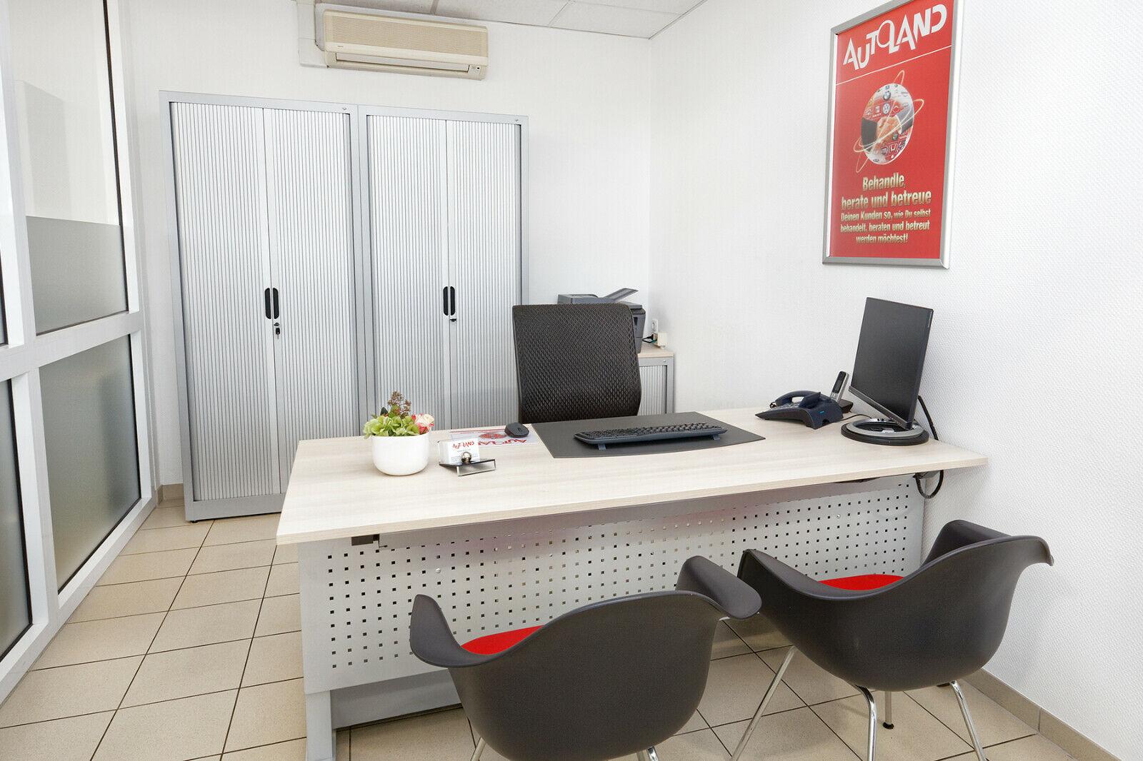 showroom-image-bottom