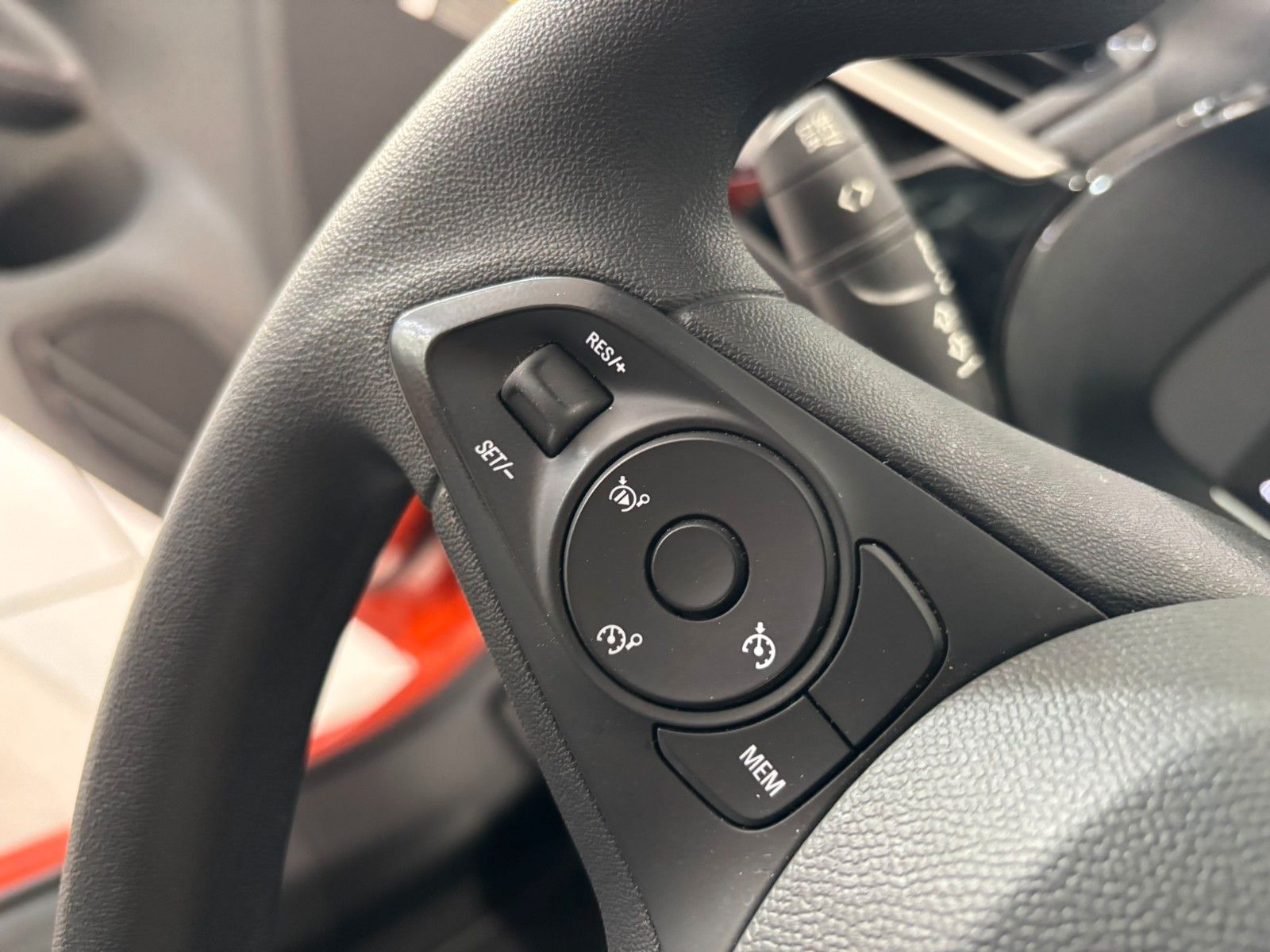 Fahrzeugabbildung Opel Corsa-e F EDITION 7KW NAVI/VIRT/SHZ/DAB/WÄRMEP.