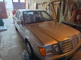 Mercedes-Benz 230E  - 35 Jahre alt - rostfrei - Mercedes-Benz Alt