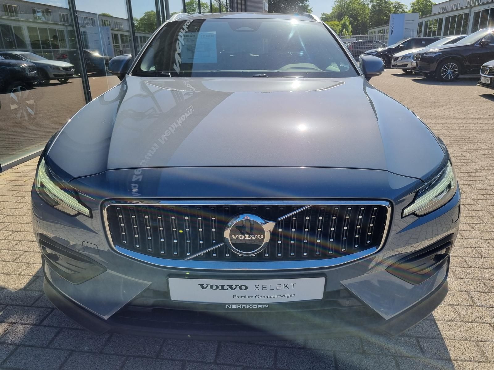 Fahrzeugabbildung Volvo V60 CC B4 D AWD 'AHK, Standheizung'
