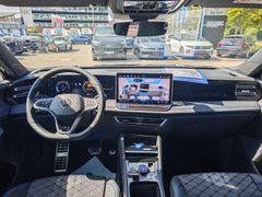 VW Tiguan R-Line 2.0 TDI 193PS 4Motion #AHK #PANO VW Tiguan R-Line 2.0 TDI 193PS 4Motion #AHK #PANO