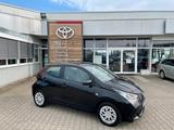 Toyota Aygo x-play *5-TÜRIG*AT*WENIG KM* - Toyota: Schwarz, Aygo