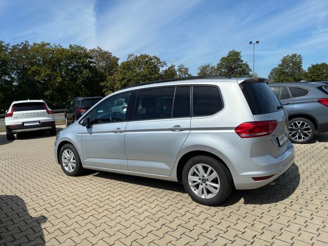 Fahrzeugabbildung Volkswagen Touran 2.0 TDI Comfortline>AUT/AHK/ACC/PDC/SHZ<