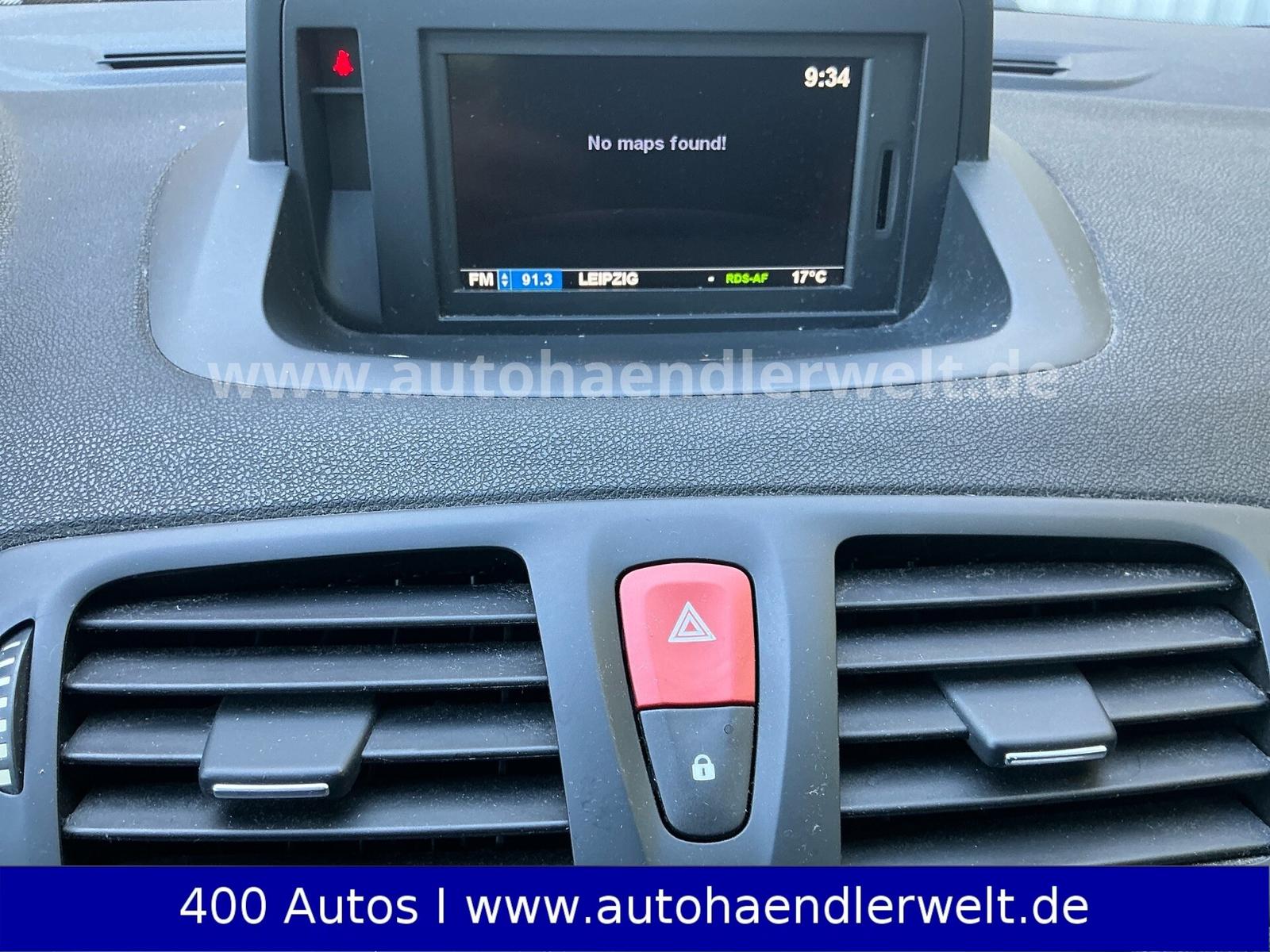 Renault Megane 2011 — photo 14