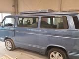 Volkswagen T3 Multivan - blaue Volkswagen T3 Multivan