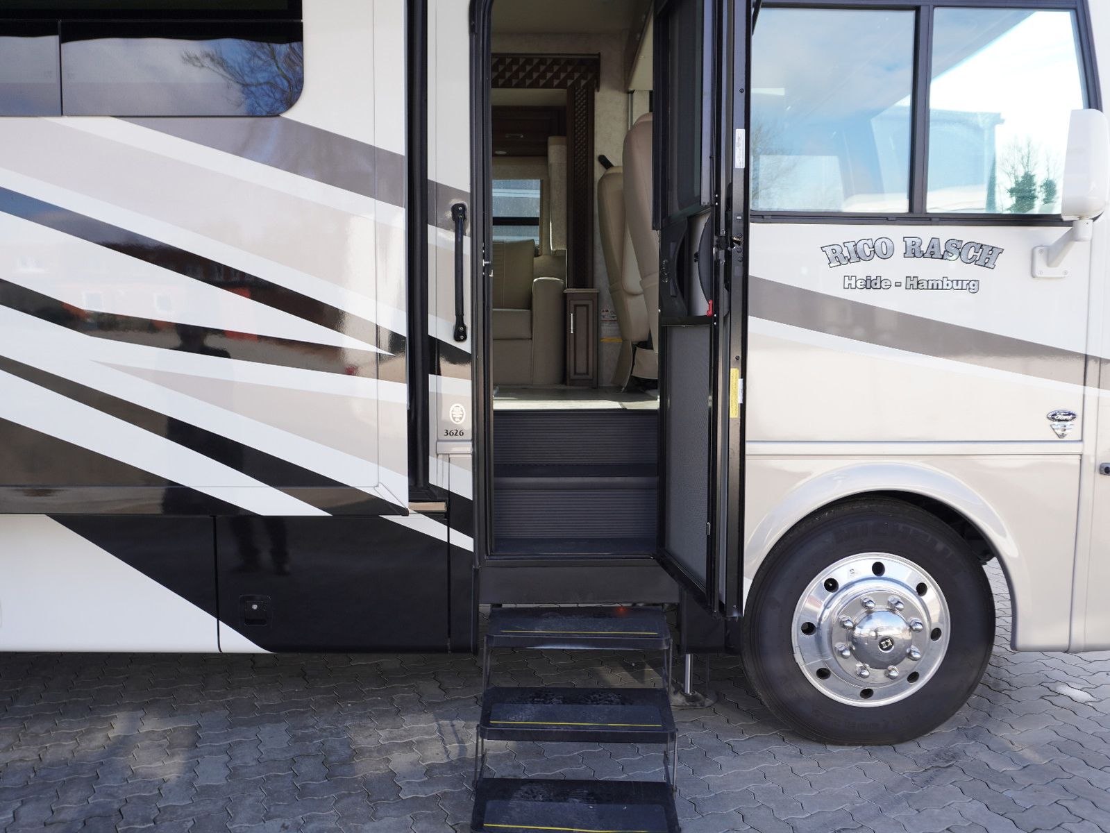 Fahrzeugabbildung Ford Newmar Bay Star 3626 Class A