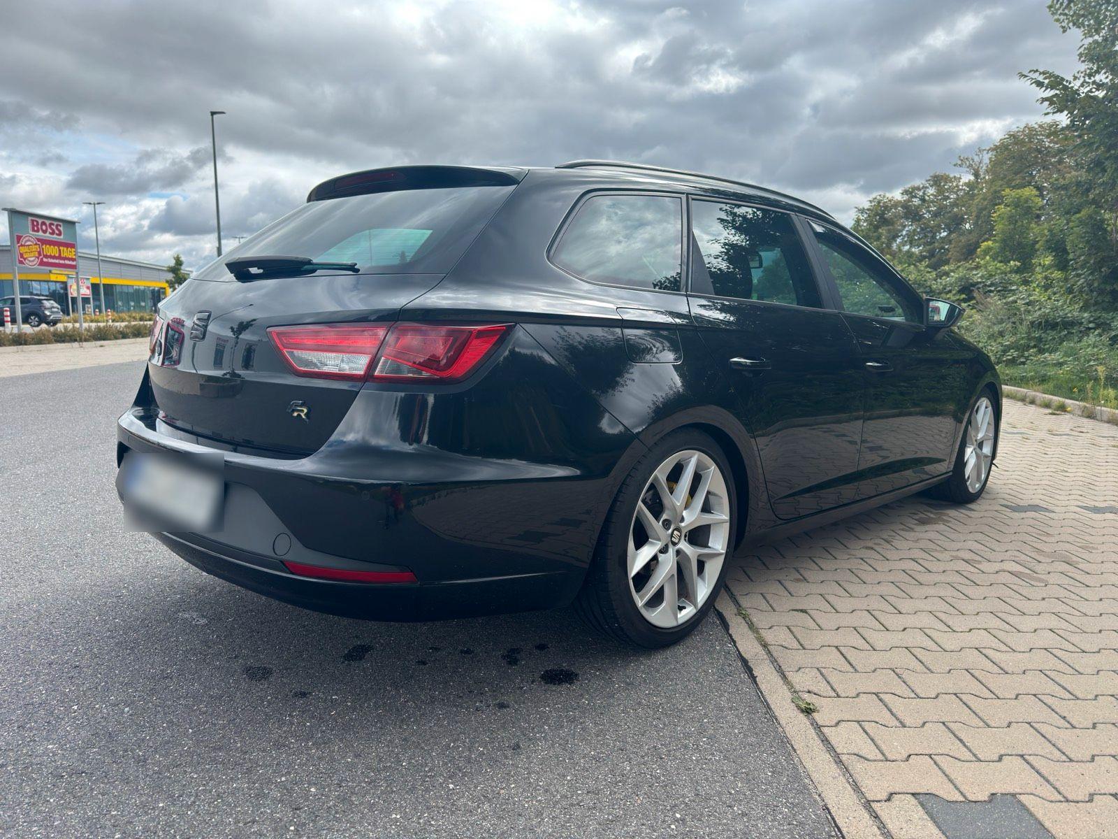 Seat Leon 2014 — interior