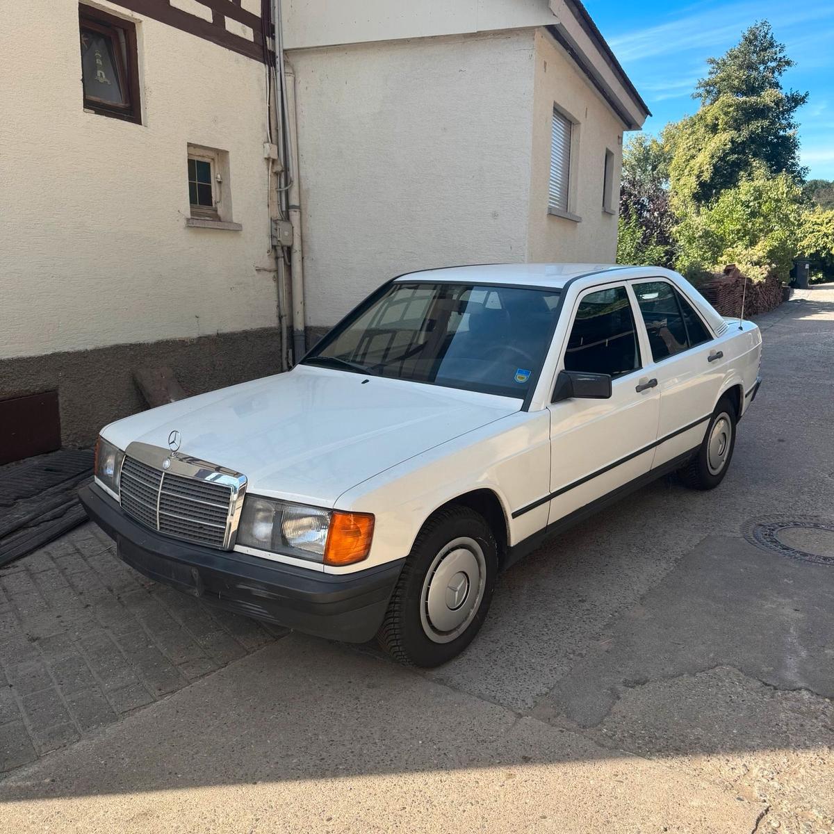 Mercedes-Benz 190