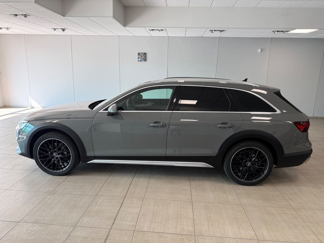 Audi A4 allroad 40 TDI 204 CV S tronic Identity  imagem 2