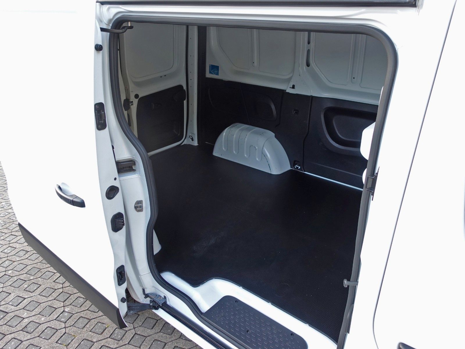 Fahrzeugabbildung Renault Trafic 2.0 Blue dCI Klima/Navi/EASYLINKL1H1 2,8t