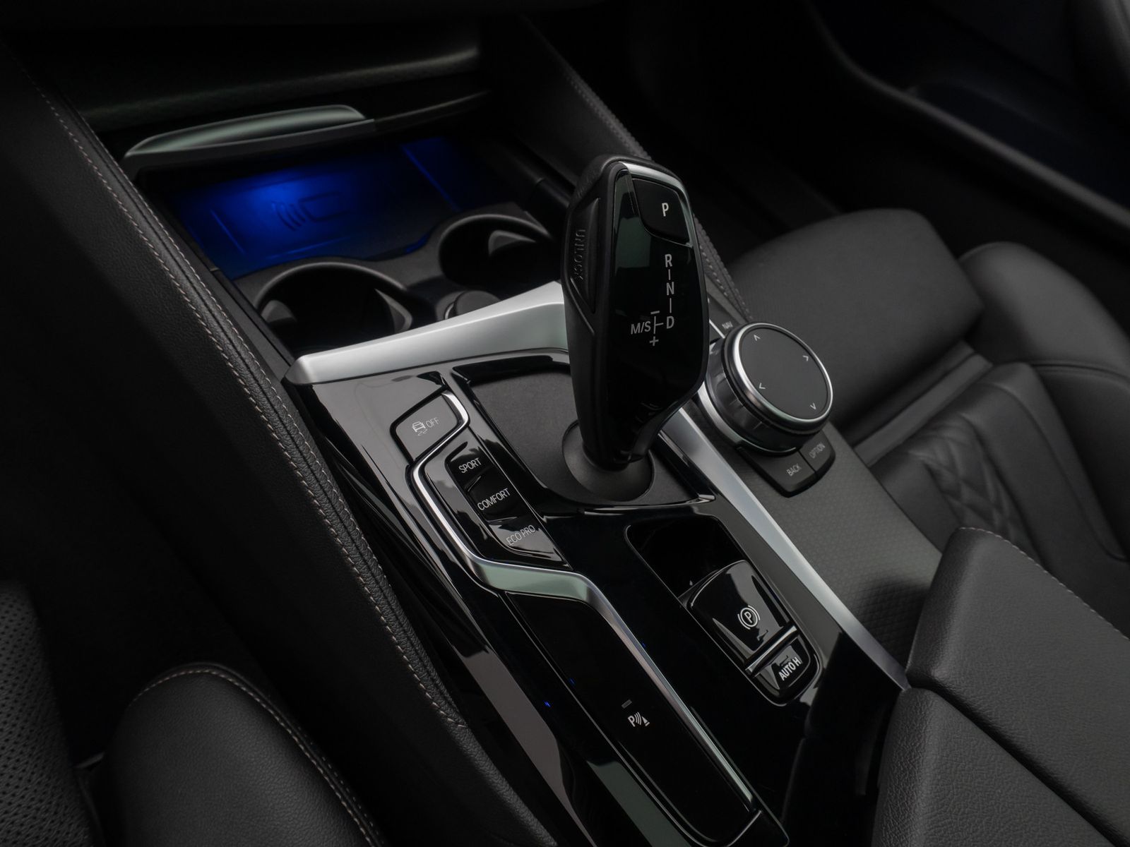 Fahrzeugabbildung BMW 540d xD M Sport DAB HUD HiFi Laser AHK Panorama