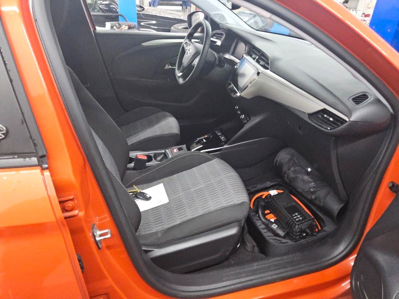 Fahrzeugabbildung Opel Corsa-e F EDITION 7KW NAVI/VIRT/SHZ/DAB/WÄRMEP.