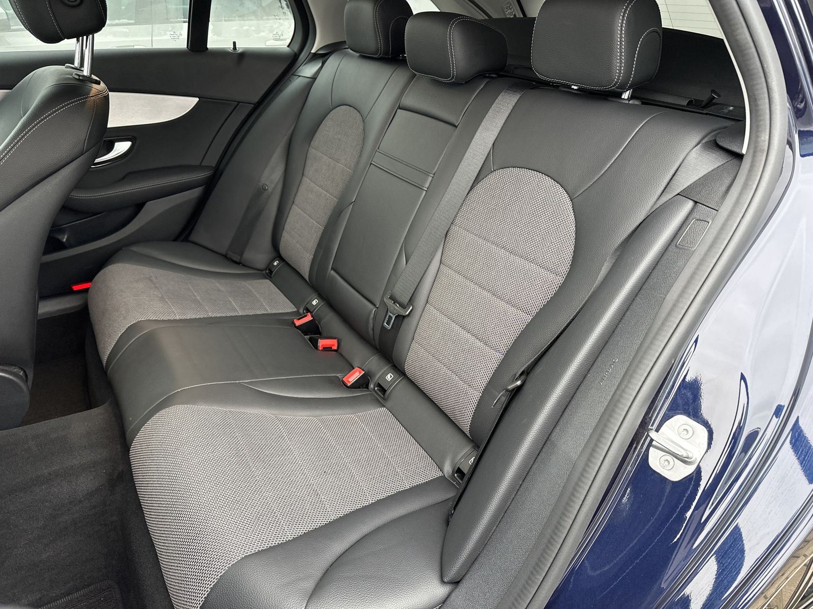 Fahrzeugabbildung Mercedes-Benz C 300de T Avantgarde NAV+LED+CARPLAY+WIDESCREEN