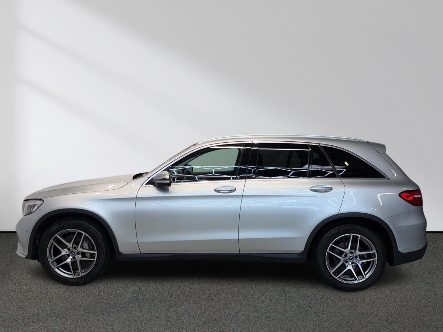 Mercedes-Benz GLC 250 4M AMG Line Panorama Comand 360°K AHK imagem 3