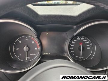 Alfa-Romeo Stelvio - 11