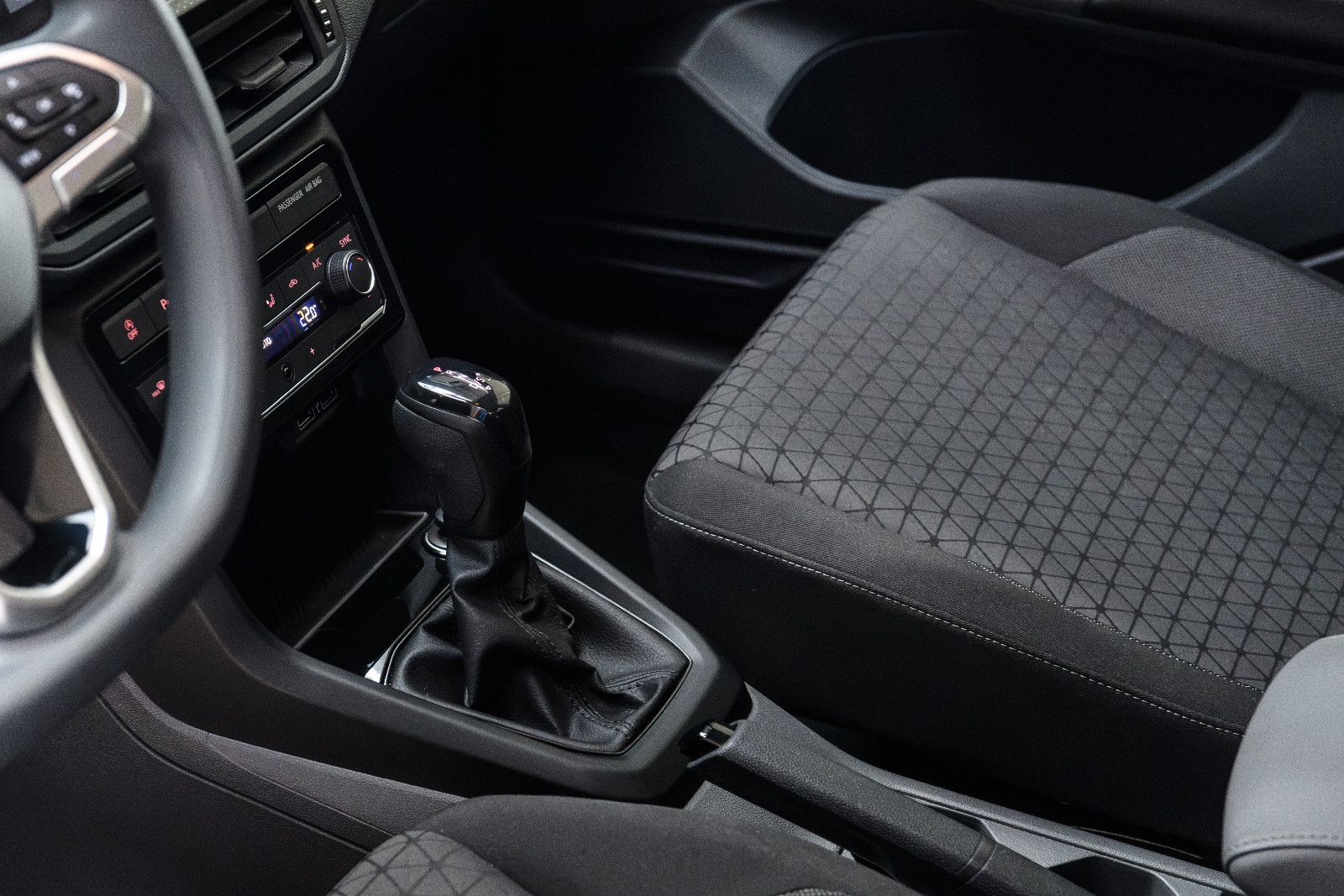 Fahrzeugabbildung Volkswagen T-Cross 1,0 DSG Life+ ACC+Kamera+Bluetooth