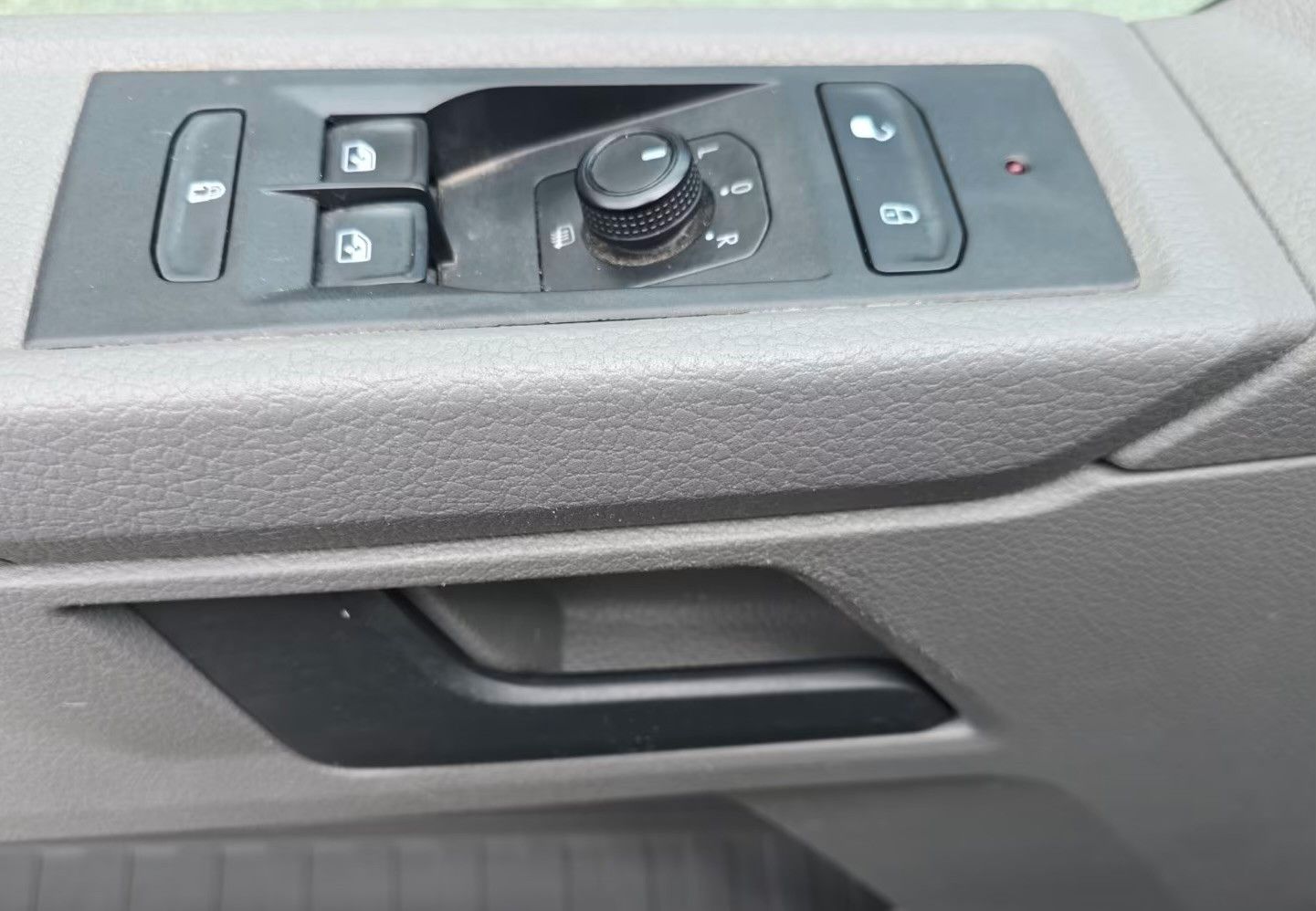 Volkswagen T6.1 MV SCHIENENSYSTEM TÜV INSP. NEU foto 9