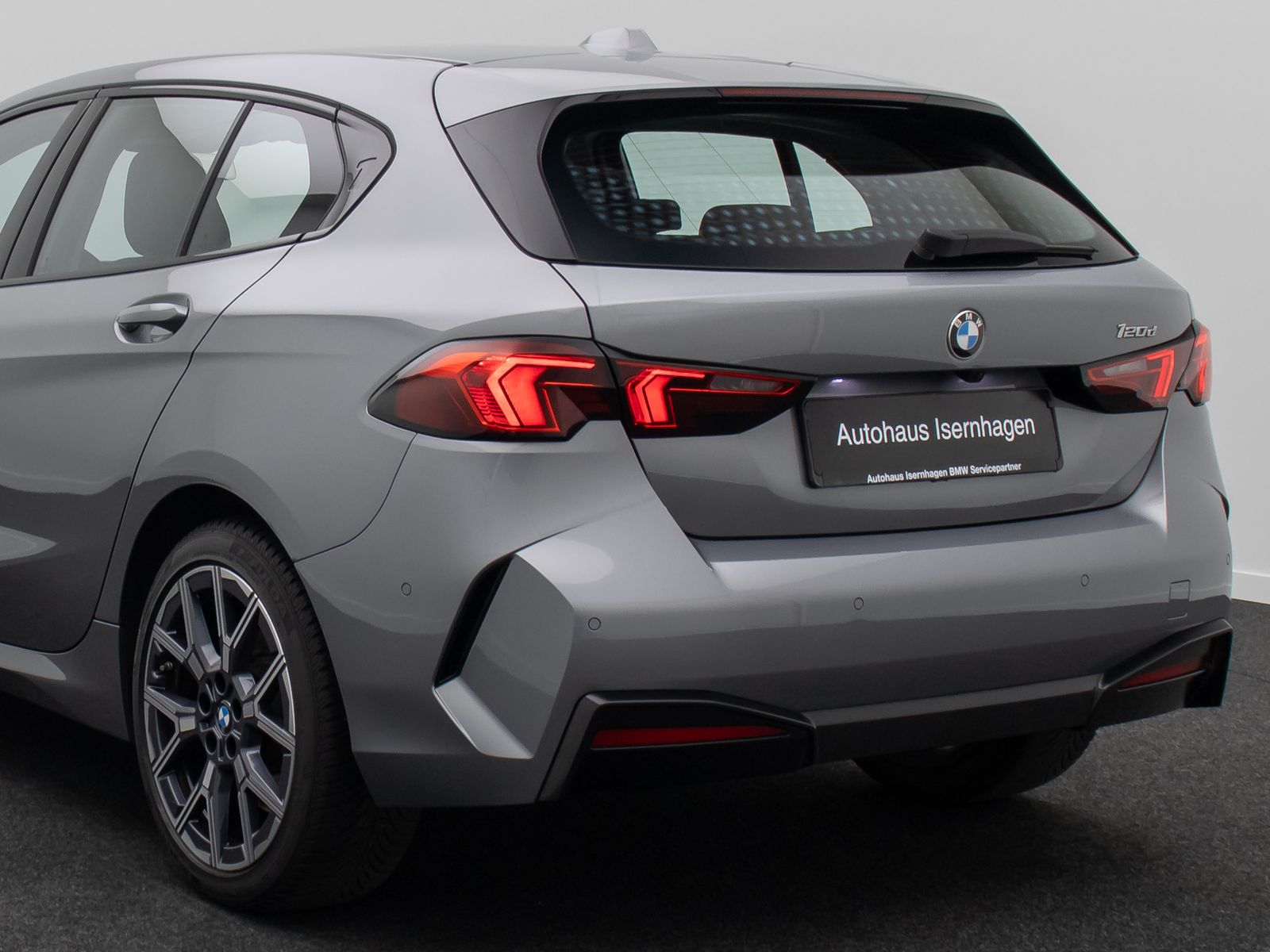 Fahrzeugabbildung BMW 120d HUD 360°DAB Alarm Komfort AdaptivLED 18Zoll