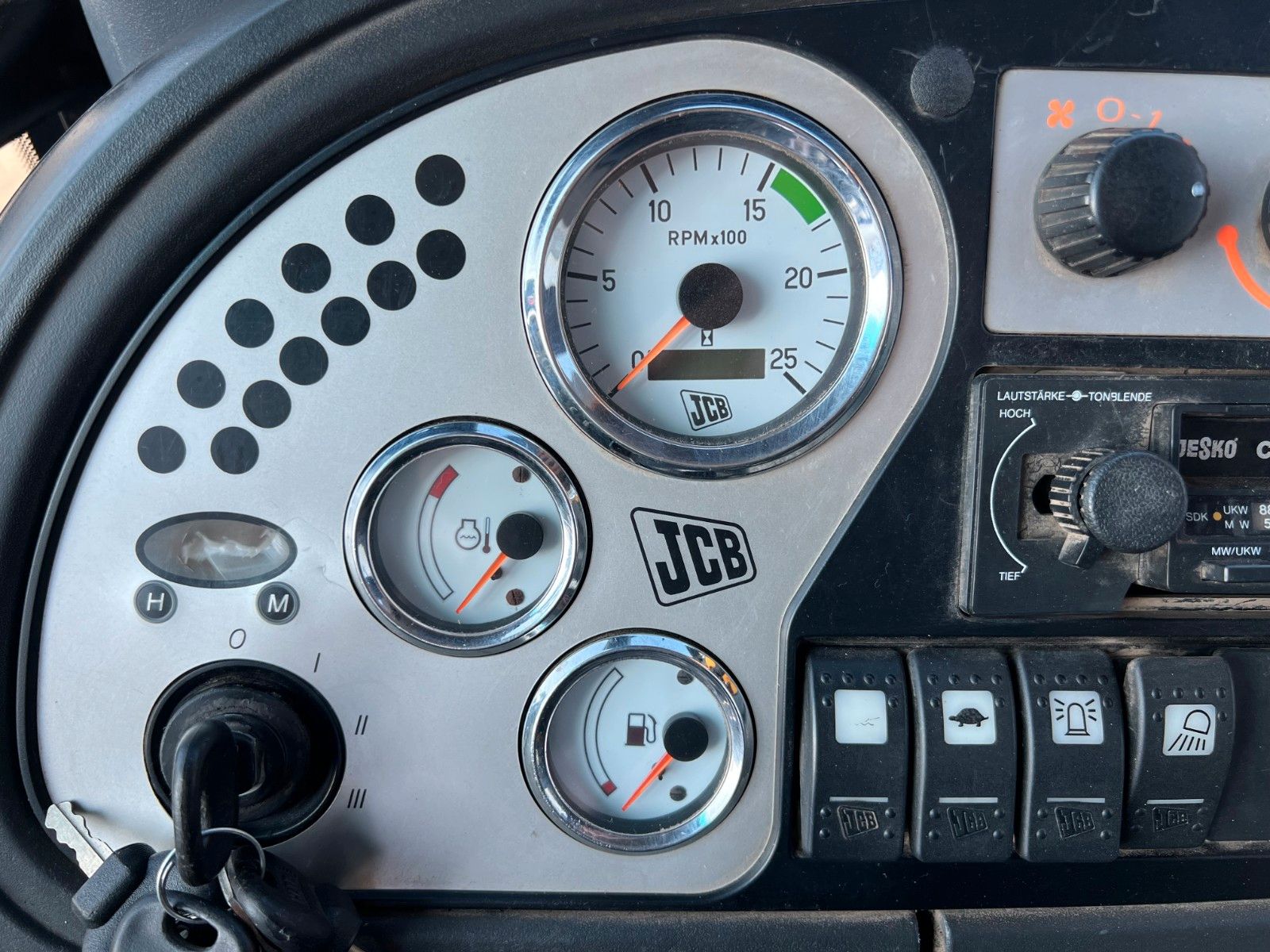 Fahrzeugabbildung JCB 3CX / 9.030h / Löffelpaket / Gabel / Schaufel