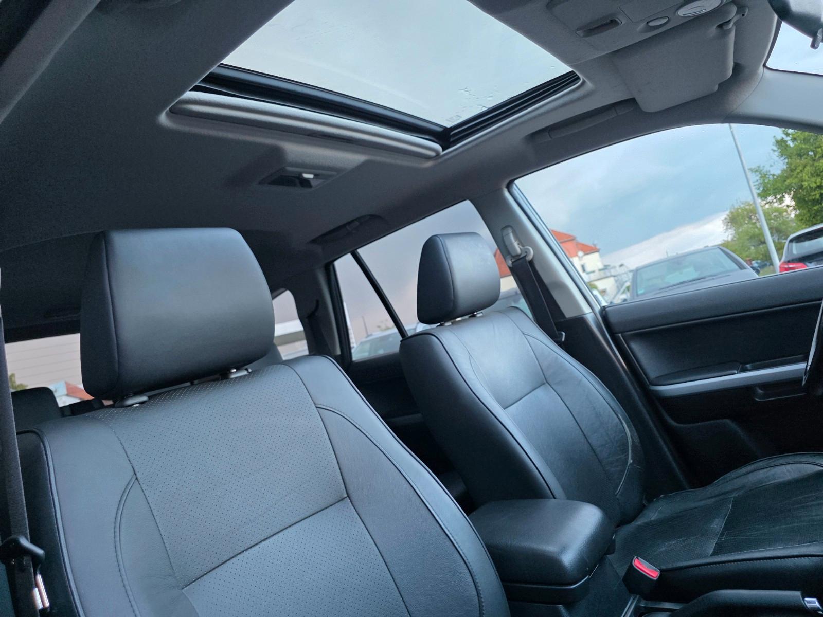 Suzuki Grand Vitara 2.4 VVT 169 ch 4x4 Club • Boîte auto • 5 portes • GPS • Attelage