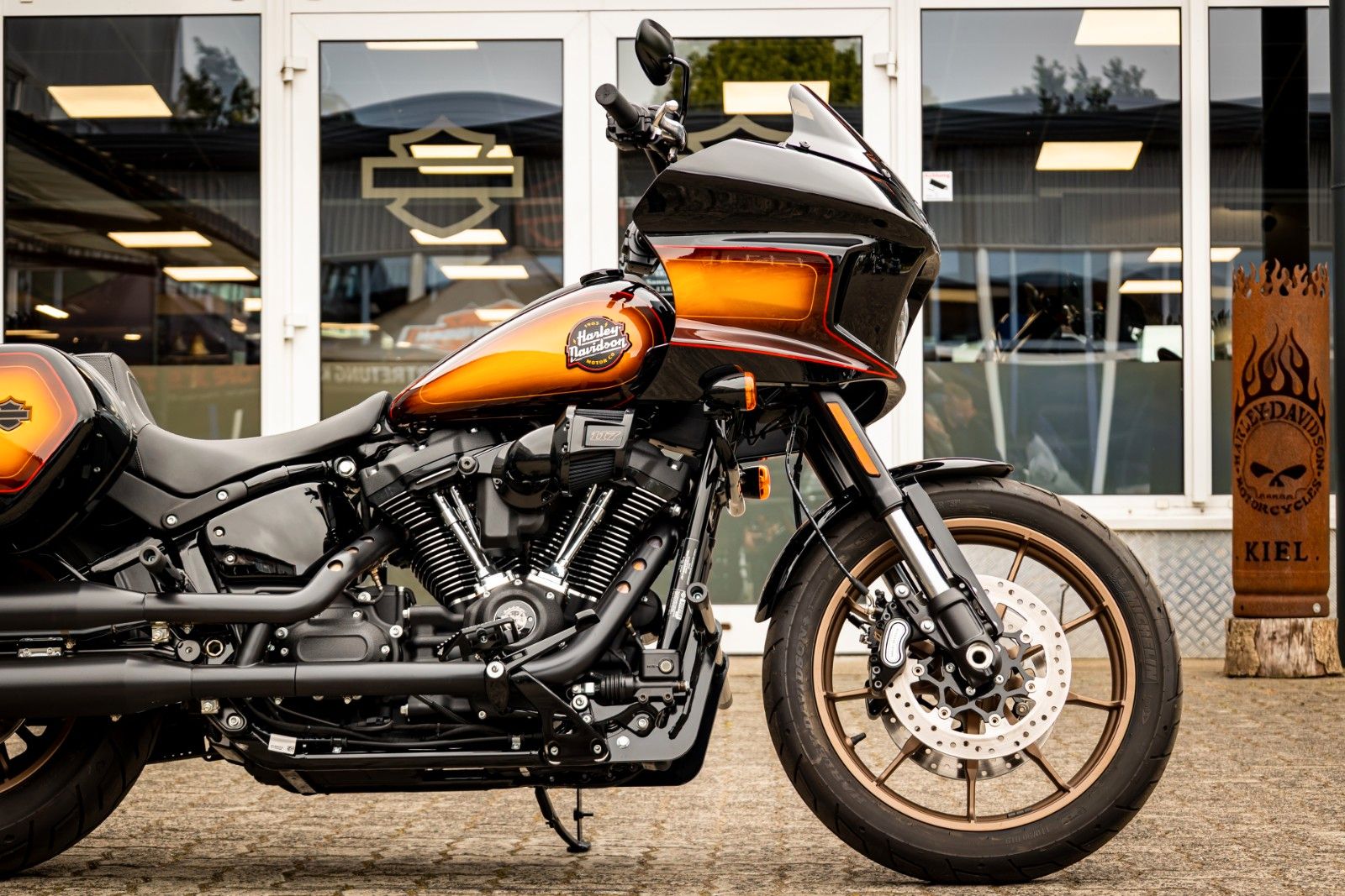 Fahrzeugabbildung Harley-Davidson FXLRST Low Rider ST 117 HeinzBikes Clubstyle SE