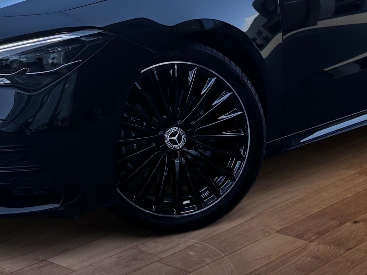 Fahrzeugabbildung Mercedes-Benz CLA 200 d Coupé AMG+AHK+DISTR+NIGHT+MULTIBEAM+